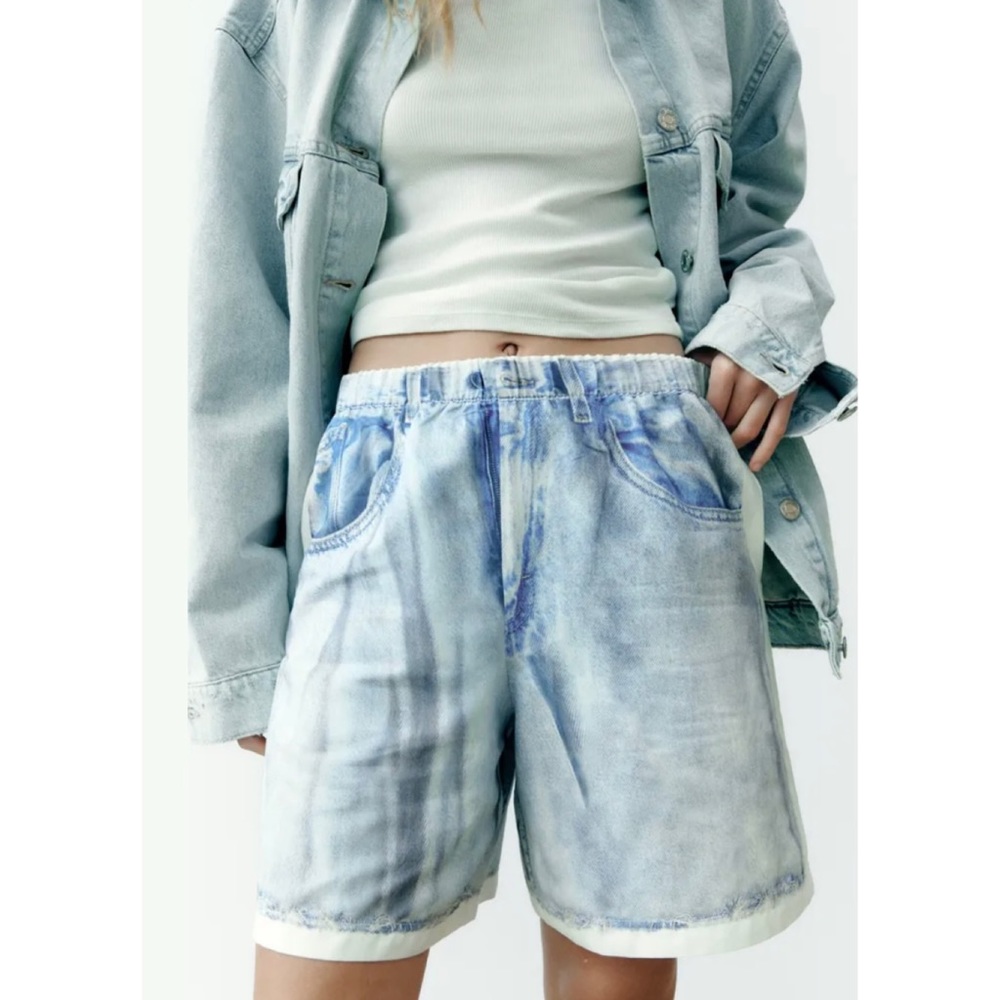 ZARA • Printed Denim Elastic High-Waisted Shorts, XS